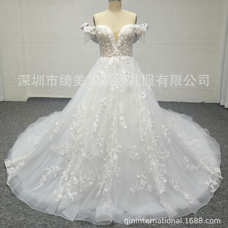 Ivory White Crystal Chain Bag Shoulder Beads Flower Lace Sexy Deep V Backless Lace-Up Wedding Dress Large Skirt Ivory White Crystal Chain Bag Shoulder Beads Flower Lace Sexy Deep V Backless Lace-Up Wedding Dress Large Skirt