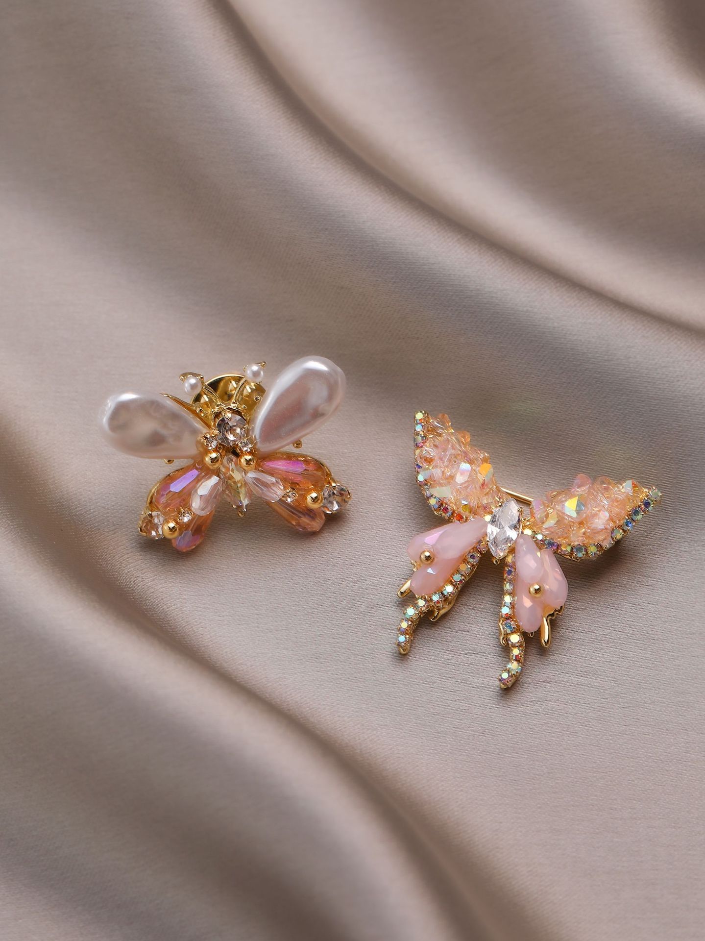 Elegant Butterfly Baroque Pearls Copper Women's Brooches display picture 5