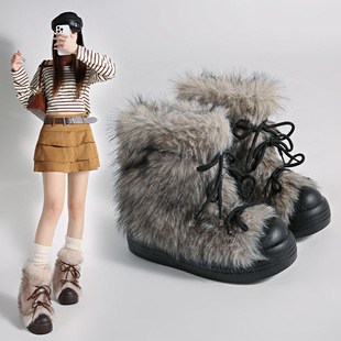 2025�ﶬ���¿����Q�F؛�@�_СŮ���ֵ�r�ֱ�ů�������ѩ��ѥ��