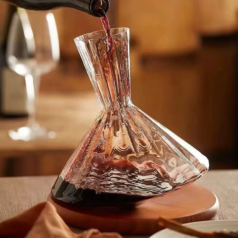 Fast wine decanter for home use, wine dispenser, rotating roly-poly doll