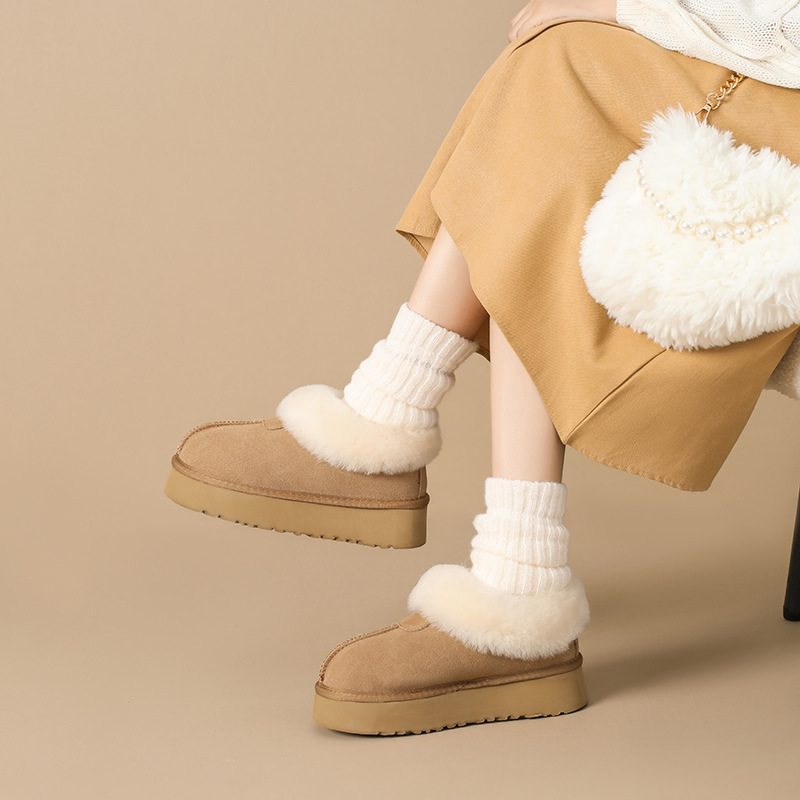 Novos sapatos de algodão quente com sola grossa e lã e botas de cano curto de couro e lã grossa_voghion.com