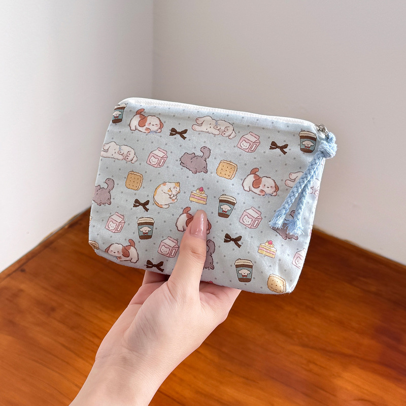 Cute Portable Coin Purse for Women, Skincare Travel Toiletry Bag, Large Capacity, High Aesthetic Value, Handheld Storage Bag