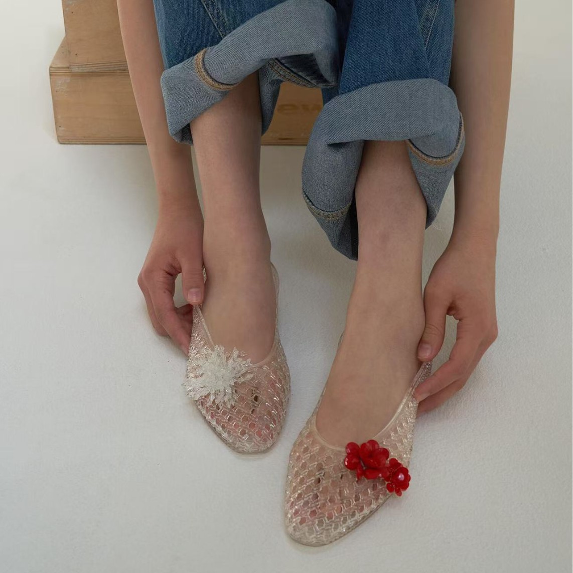 여름 신상 메쉬 플랫 샌들, 고급 한국 크리스탈 젤리 슈즈, 여성용 뾰족코 얕은 구두