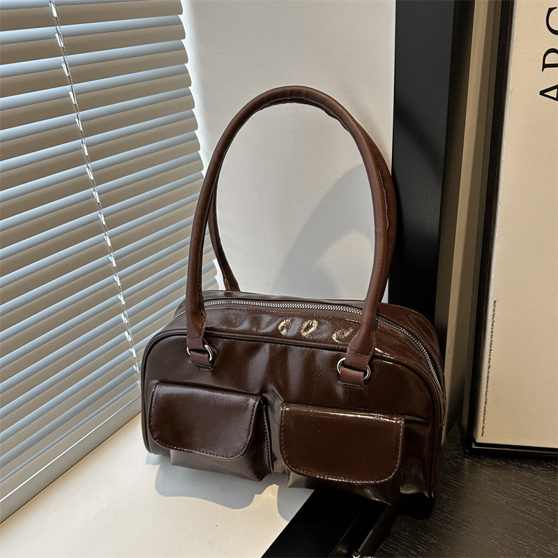 Tendencia femenina de otoño hermoso bolso de mano pequeño, bolso popular este año 2024, nuevo estilo coreano bolso de hombro de moda