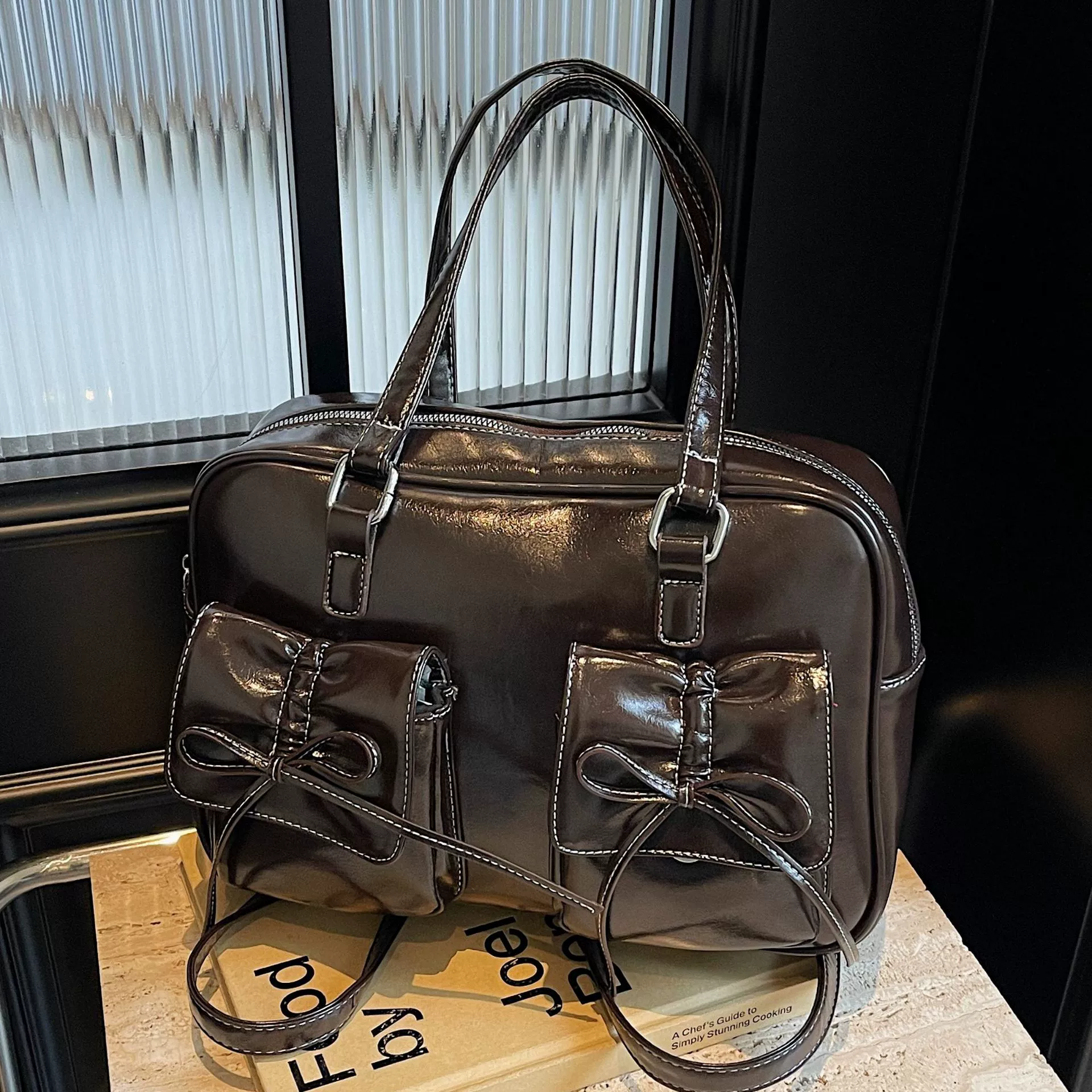 Retro handheld shoulder bag, underarm bag, backpack, high-quality style