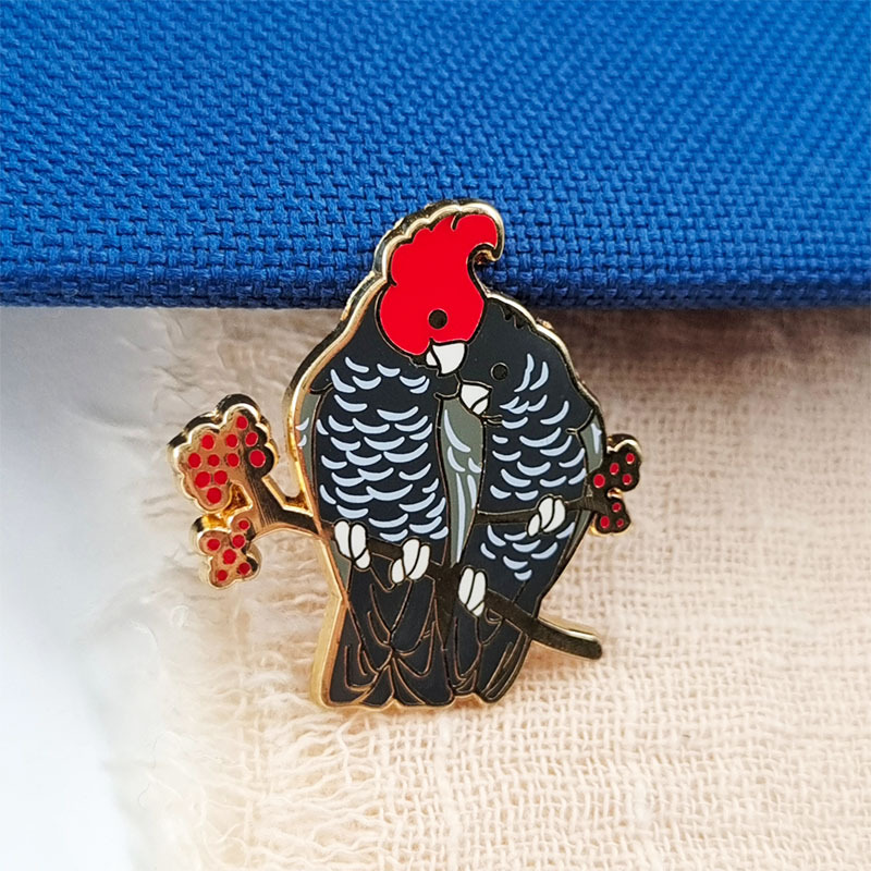 Australian Red-Crowned Black Cockatoo Enamel Badge Perched on Red Berries Brooch Cultural Creative Metal Brooch Accessory