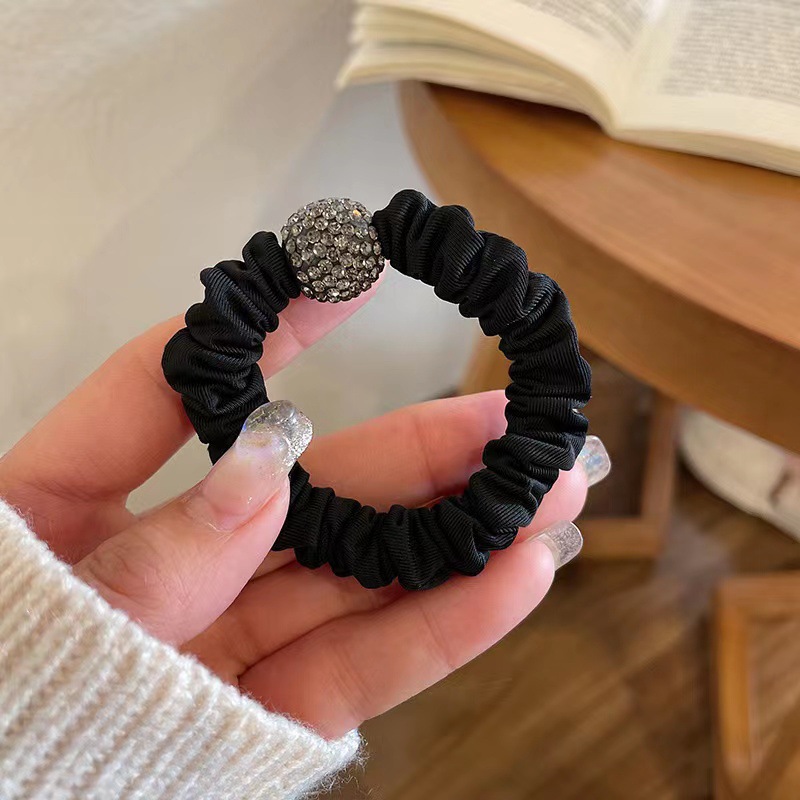 Black rhinestone small intestine ring