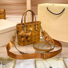 香港代购卡通真皮女包M家菜篮子水桶包百搭今年流行小包手提斜挎