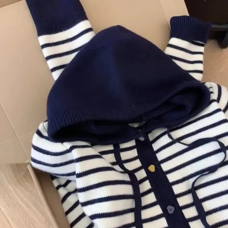 Yifan 2026 Winter Label-Removed Fine Knit Thickened Loose Striped Hooded Soft Color-Block Cardigan Women's Clothing