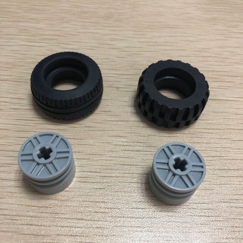 1.0kg Domestic Building Blocks 6578 Compatible with Lego 58090/55982 30.4X14Mm 92402 Wheel Skin
