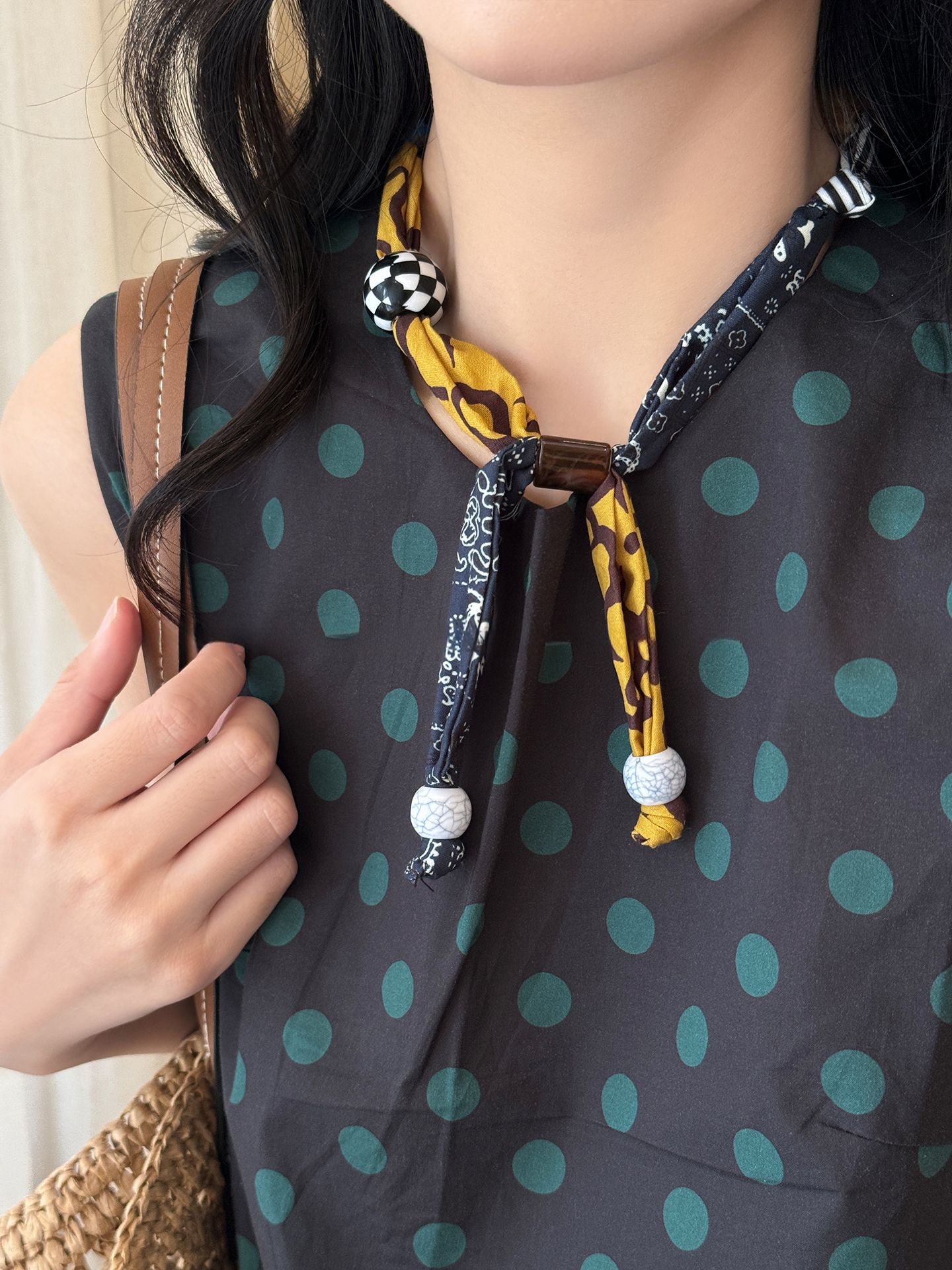 布艺印花亚克力木珠爱心吊坠项链民族风锁骨链个性小众设计感项饰详情10