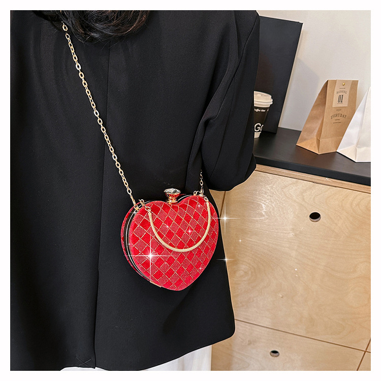 Women's Small Pu Leather Solid Color Lingge Elegant Vintage Style Lock Clasp Crossbody Bag display picture 11