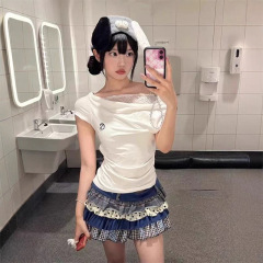 美式辣妹斜肩t恤女夏季新款白色花边蕾丝短袖显瘦纯欲风露肩上衣