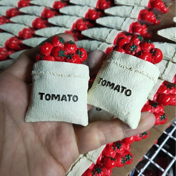 Realistic three dimensional food play