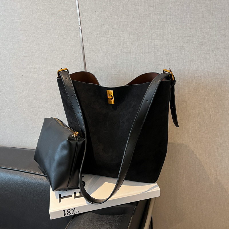 Autumn/Winter Bucket Bag Retro Suede Large Capacity Tote Bag For Women 2025 New Versatile Shoulder Crossbody Bag With Matching Pouch - Thumbnail 8