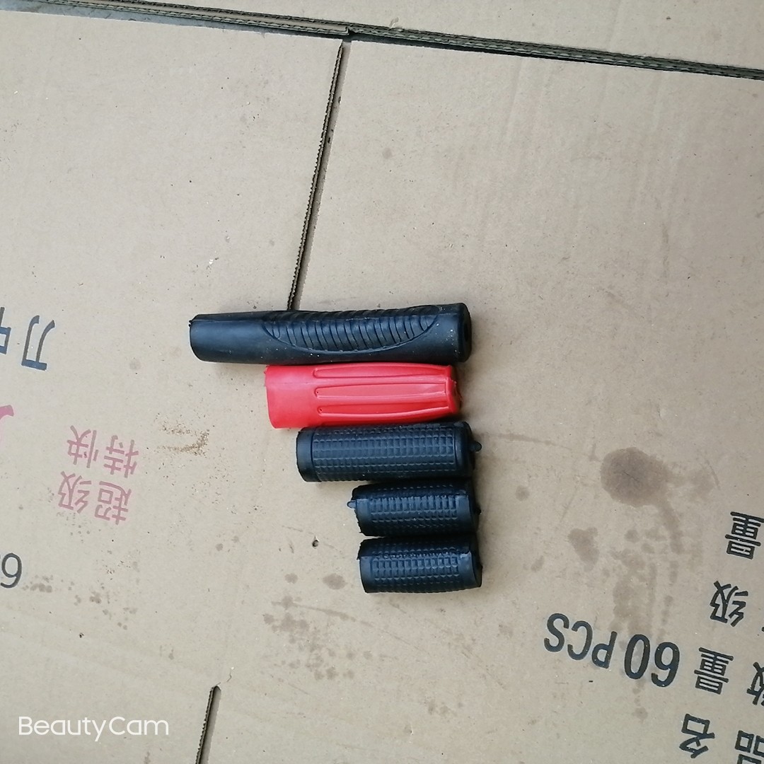 厂家直销各种尺寸的塑料把套大量批发