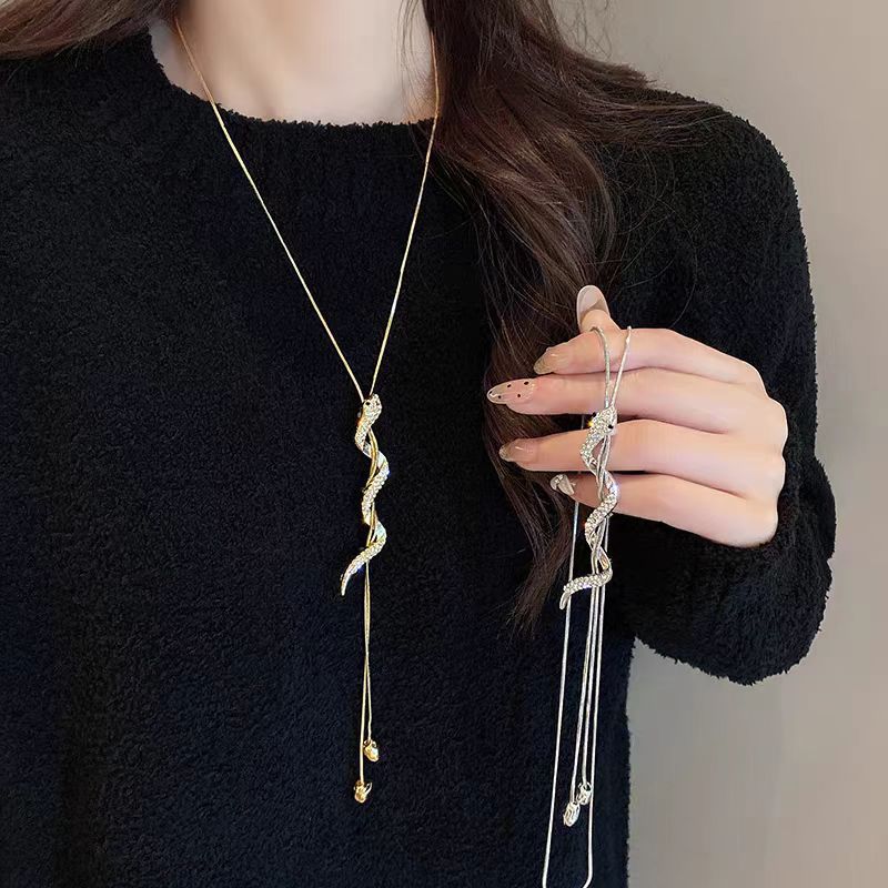 Collar Largo con Borla para Mujer de Aleación para Otoño e Invierno