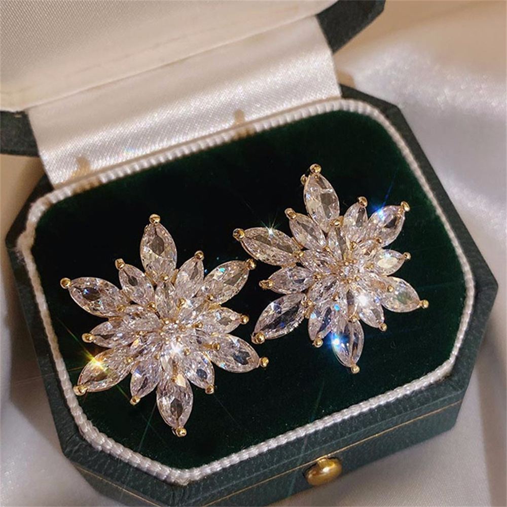 Cercei noi la modă coreeană cu simț senior, temperament Net roșu elegant, cu cristal de flori, personalitate, design francez_voghion.com