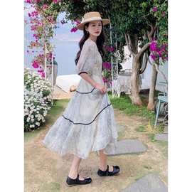 森系减龄泡泡袖连衣裙女中长款夏季新款法式方领温柔风碎花裙