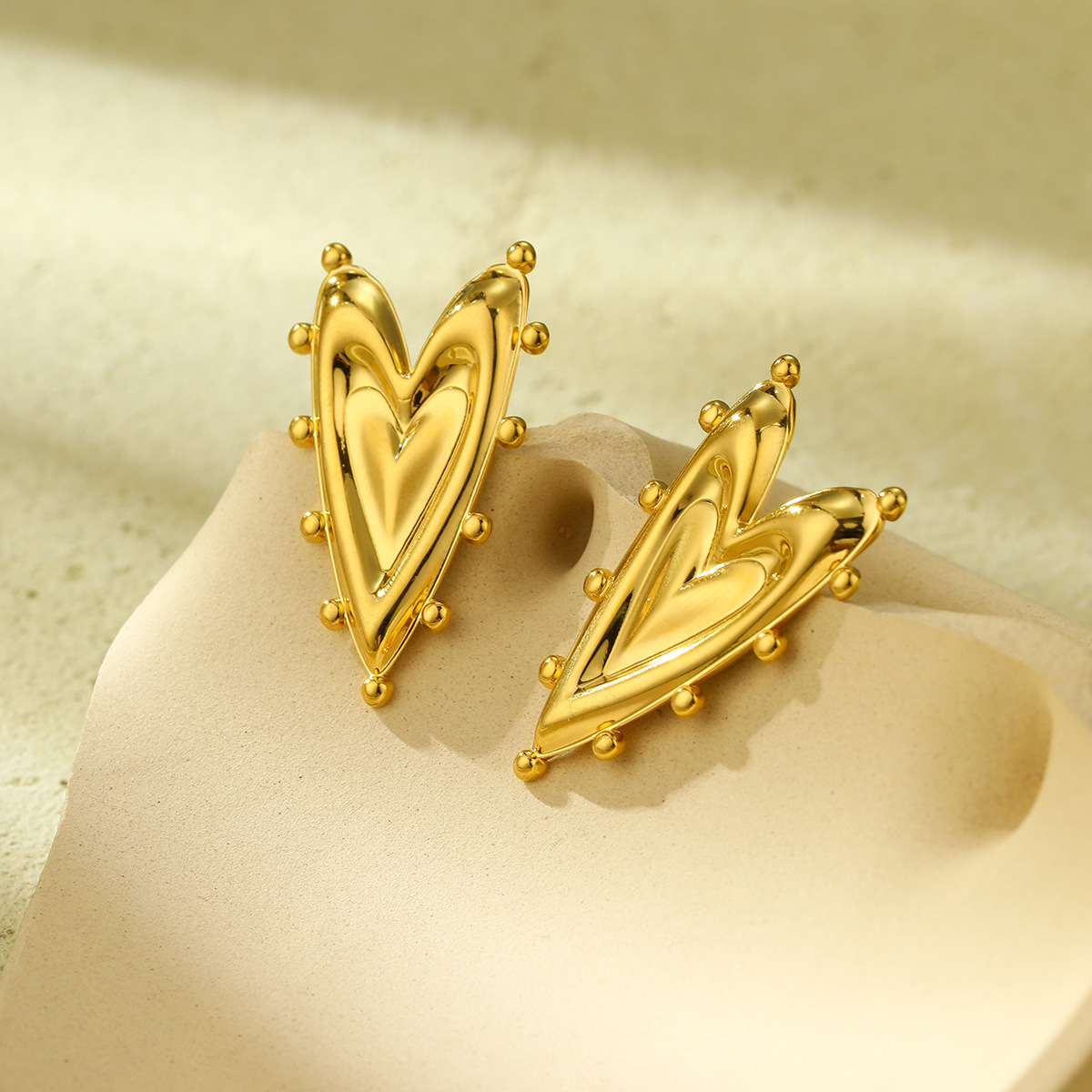 PVD Coated Gold Plating Process PVD Coated Real Gold Plated Heart Shape Titanium Steel Simple Style Waterproof Non Tarnish Ear Studs