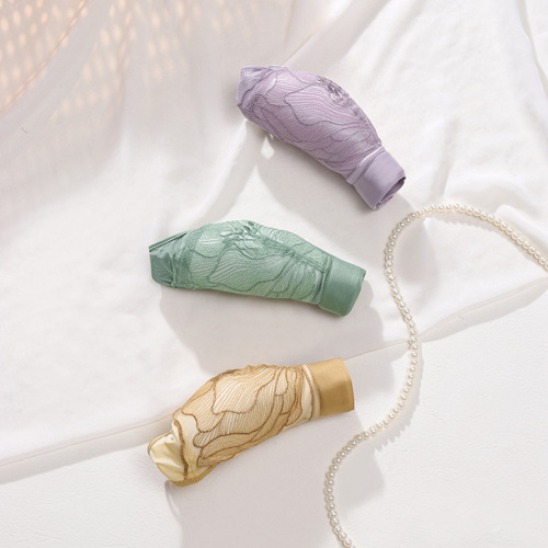  New Bra Without Magnet and Wire, Thin Cup, Adjusting Type, Adjustable Shoulder Straps, Lace Bra, Sexy Lace