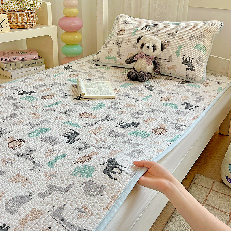 Animal world 100% cotton filling all year roundneutral / Dormitory bed: 90*200 single mattress