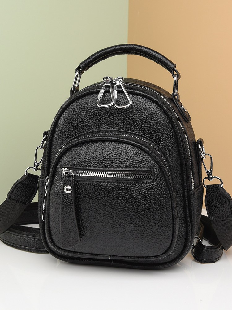 Bolso de mujer de cuero suave de textura 2025, nuevo estilo de moda, mochila de estilo exterior, bolso de moda multipropósito.
