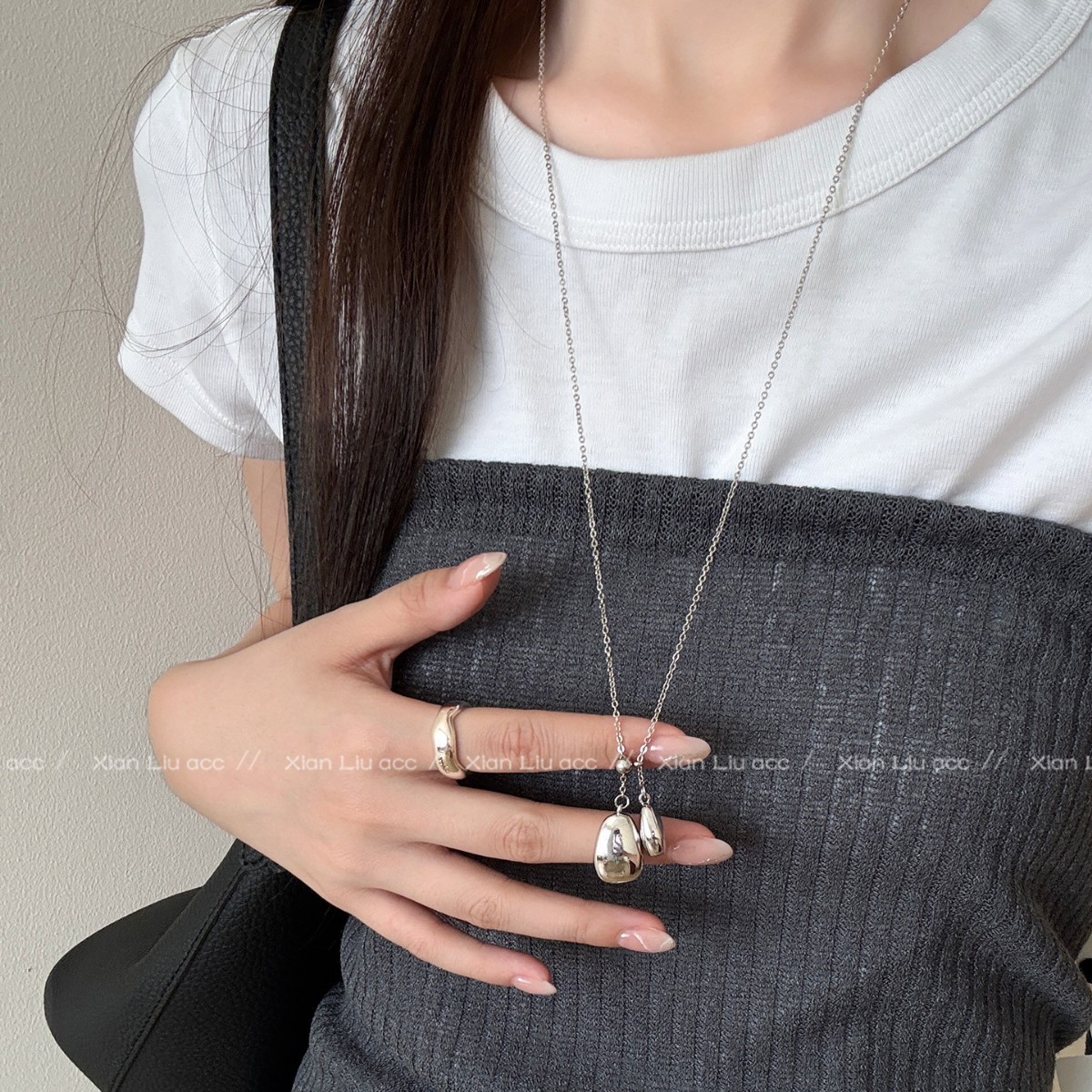 Minimalist Trendy Water Drop Pendant Necklace for Women 2026 New Long Sweater Chain Versatile Light Luxury Accessory