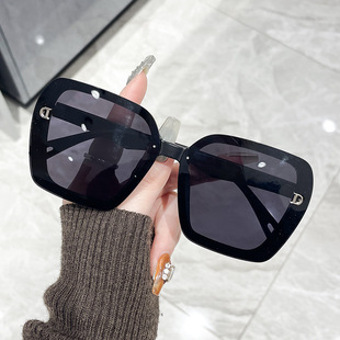 �羳�¿�߼���Ů̫��R�r�г�������ī�R���㰼�����@ĘС̫��R