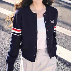 韩版秋季款气质独特小狗提花圆领针织开衫女休闲百搭彩扣毛衣外套