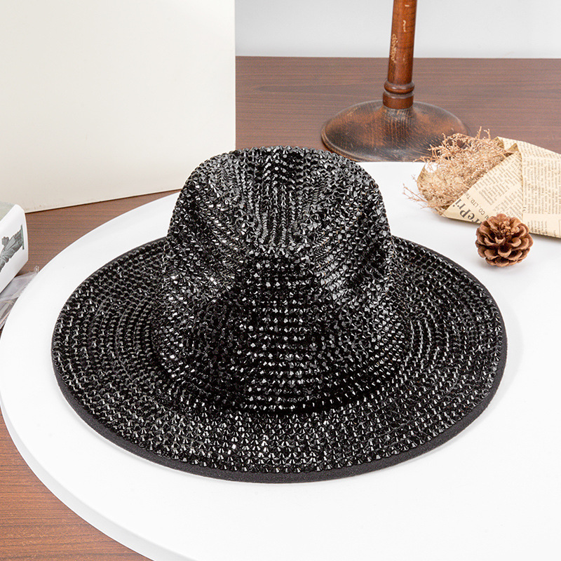 2025 Linglang otoño y invierno nuevo sombrero de escenario moda gorro de jazz de diamante británico retró gorro de diamante rojo