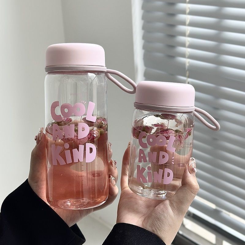 新しい高品質フラットカバーポータブルプラスチックカップかわいい女の子ポータブルミルクカップ小さなラウンドカバー広告ギフトカップ|undefined