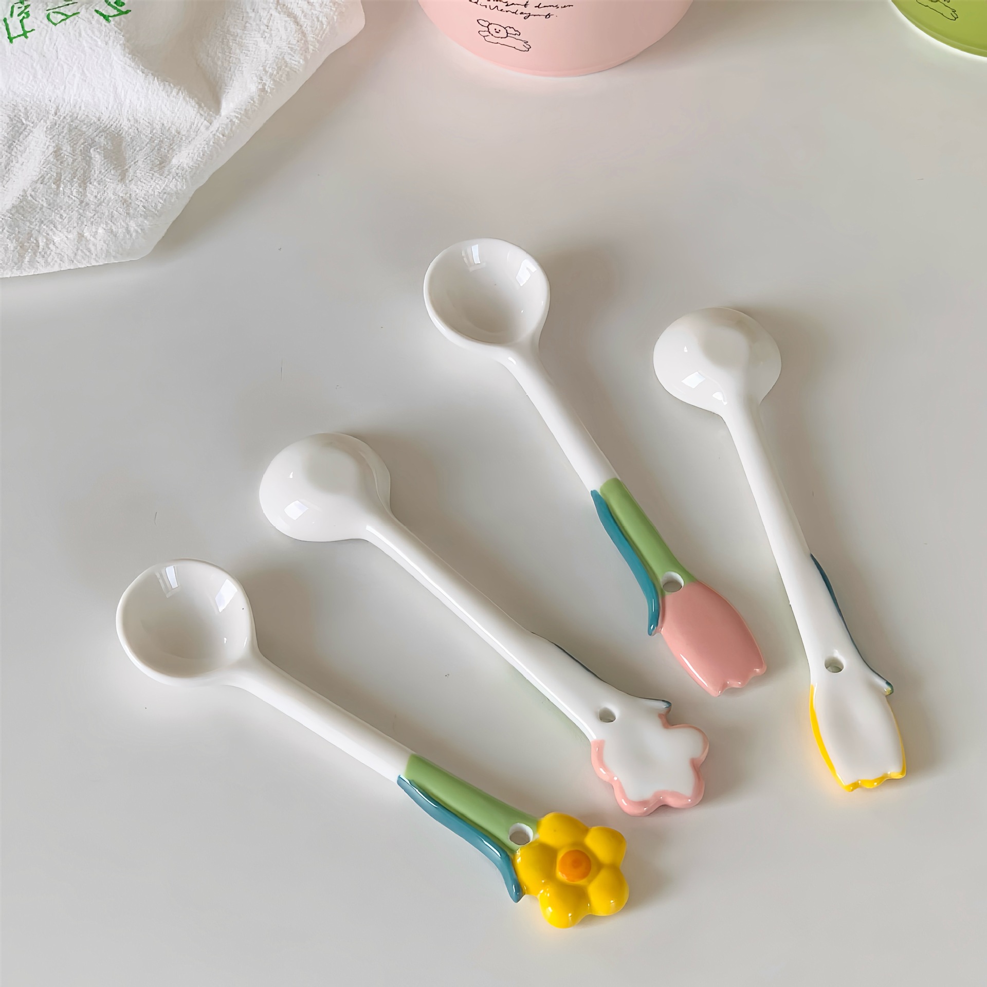 Cute Ceramic Coffee Scoop With Long Handle For Dessert And Stirring_voghion.com