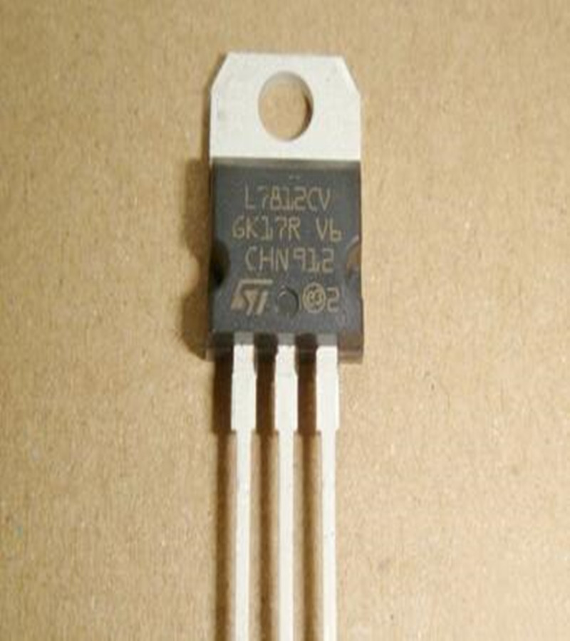 L7812 L7812CV TO220 12V1.5A三极管三端稳压电路芯片大电流