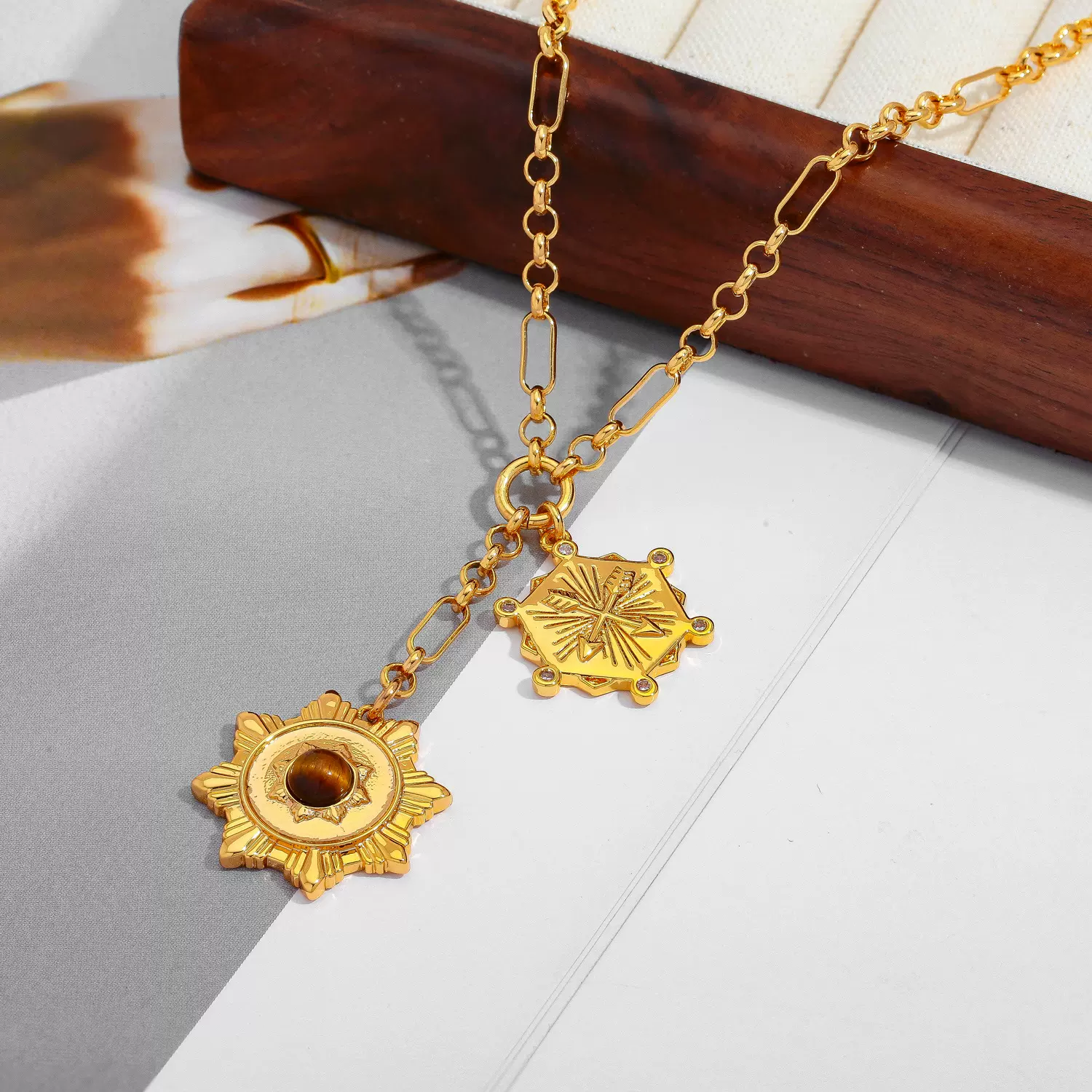 欧美跨境饰品时尚感太阳虎眼石项链女几何型合金爱心流苏女锁骨链