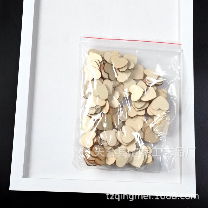 Blanco boda signo-en amor corazón/regalo creativo/Cumpleaños evento signo en melocotón corazón madera marco de fotos