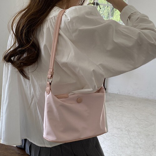 Cross-border import and export spring lightweight waterproof nylon Oxford cloth, same as Korea's dumpling single-shoulder underarm small bag for women