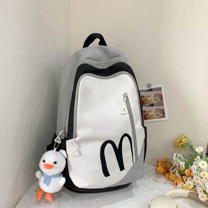 검은 펜던트
