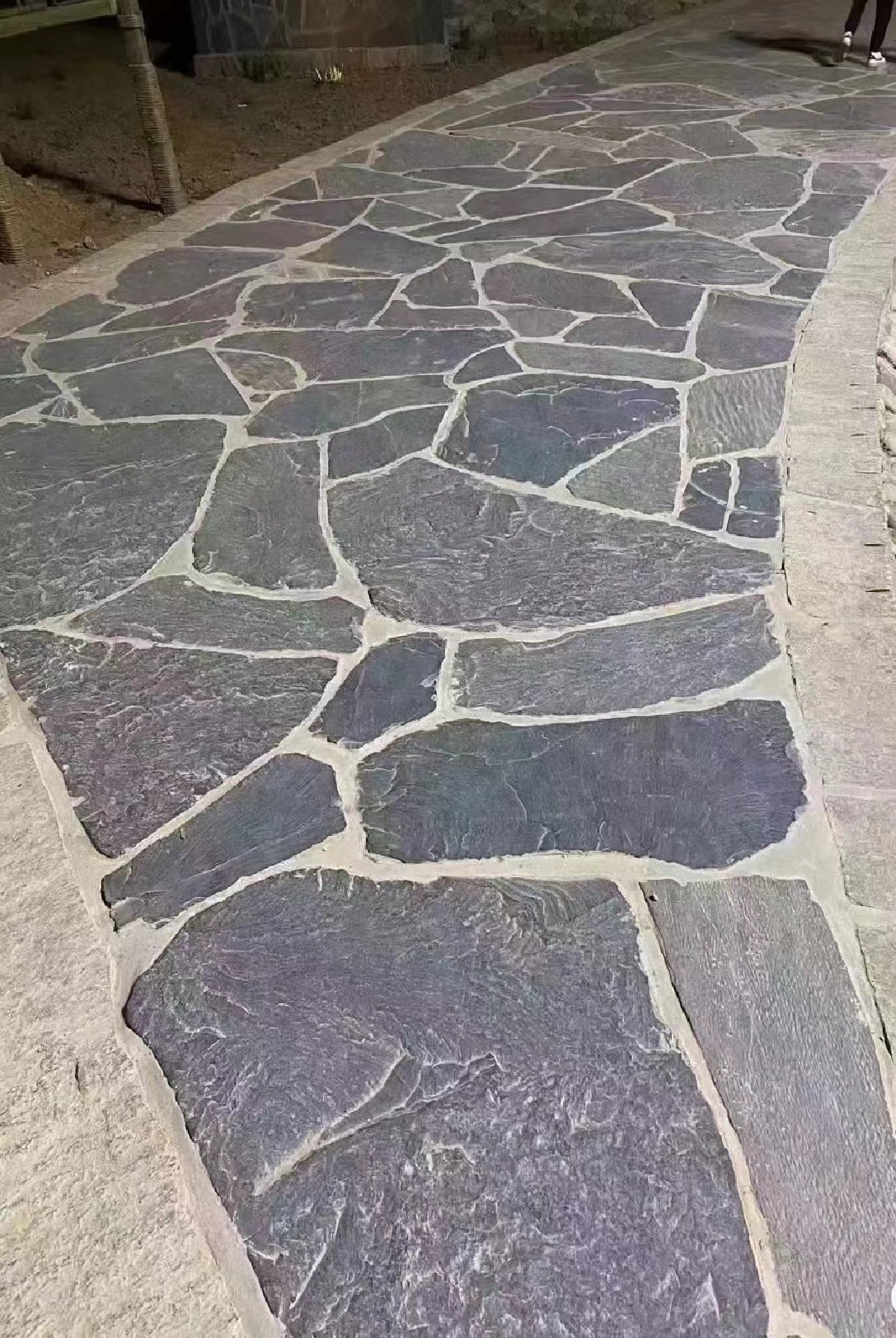 不规则青石板碎拼厂家直销片石板岩乱板花园景观复古铺装乱型石-阿里巴巴