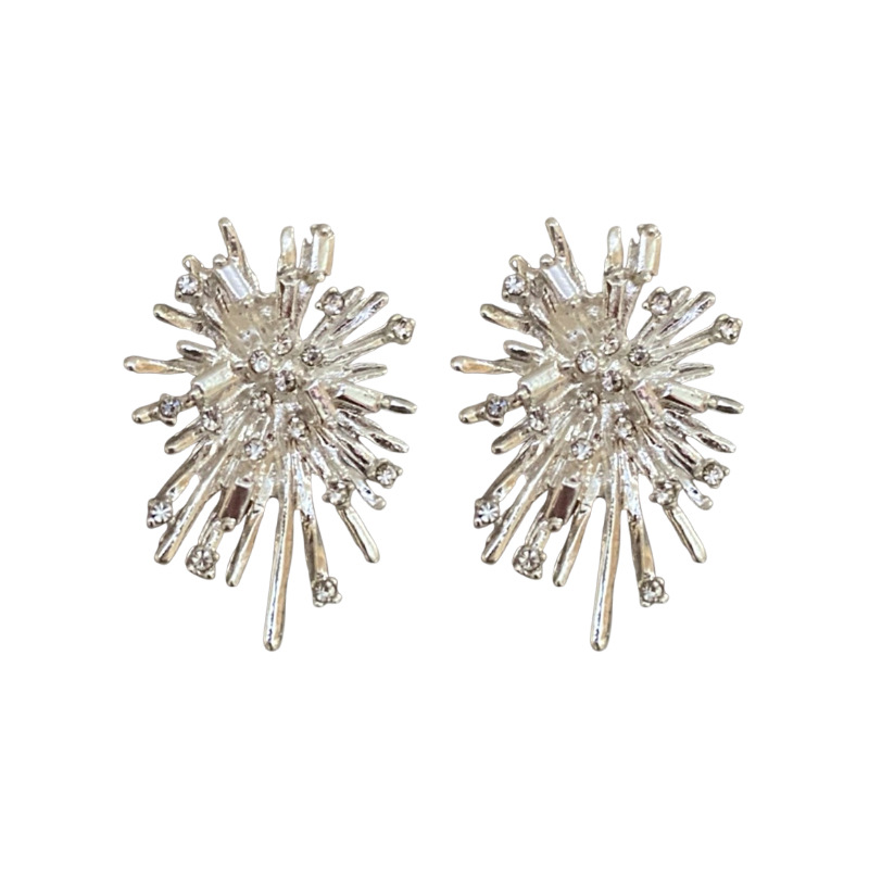 Pendientes de fuegos artificiales de diamantes transfronterizos con aguja de plata Pendientes de todo fósforo de nicho para mujeres Pendientes de temperamento de moda Lujo ligero Sentido de alta gama