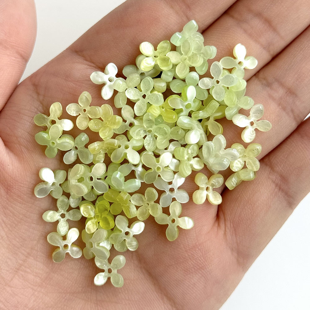 ミニタイプの多色酢酸は貝殻桂花グラデーション新色古風手作りdiyアクセサリーの現物卸売りを模倣しています。