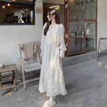 温柔风蕾丝连衣裙女装春秋2025新款很仙的加绒加厚保暖打底长裙子