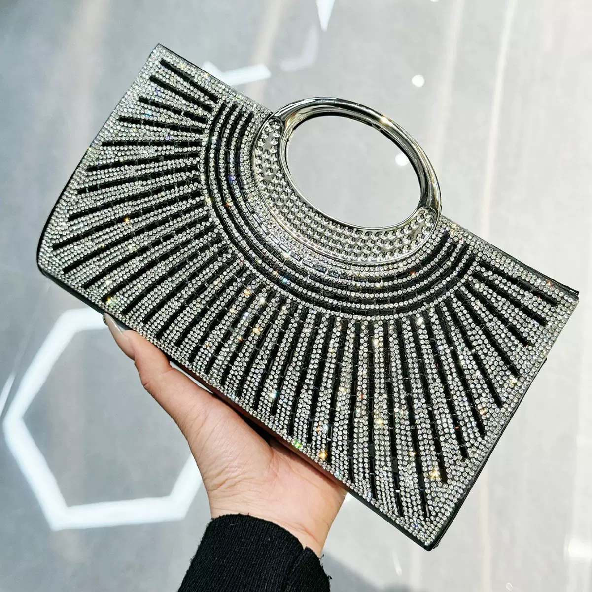 2025跨境新款复古圆环手拿包高级纹理镶钻闪晚宴包派对水钻手提包