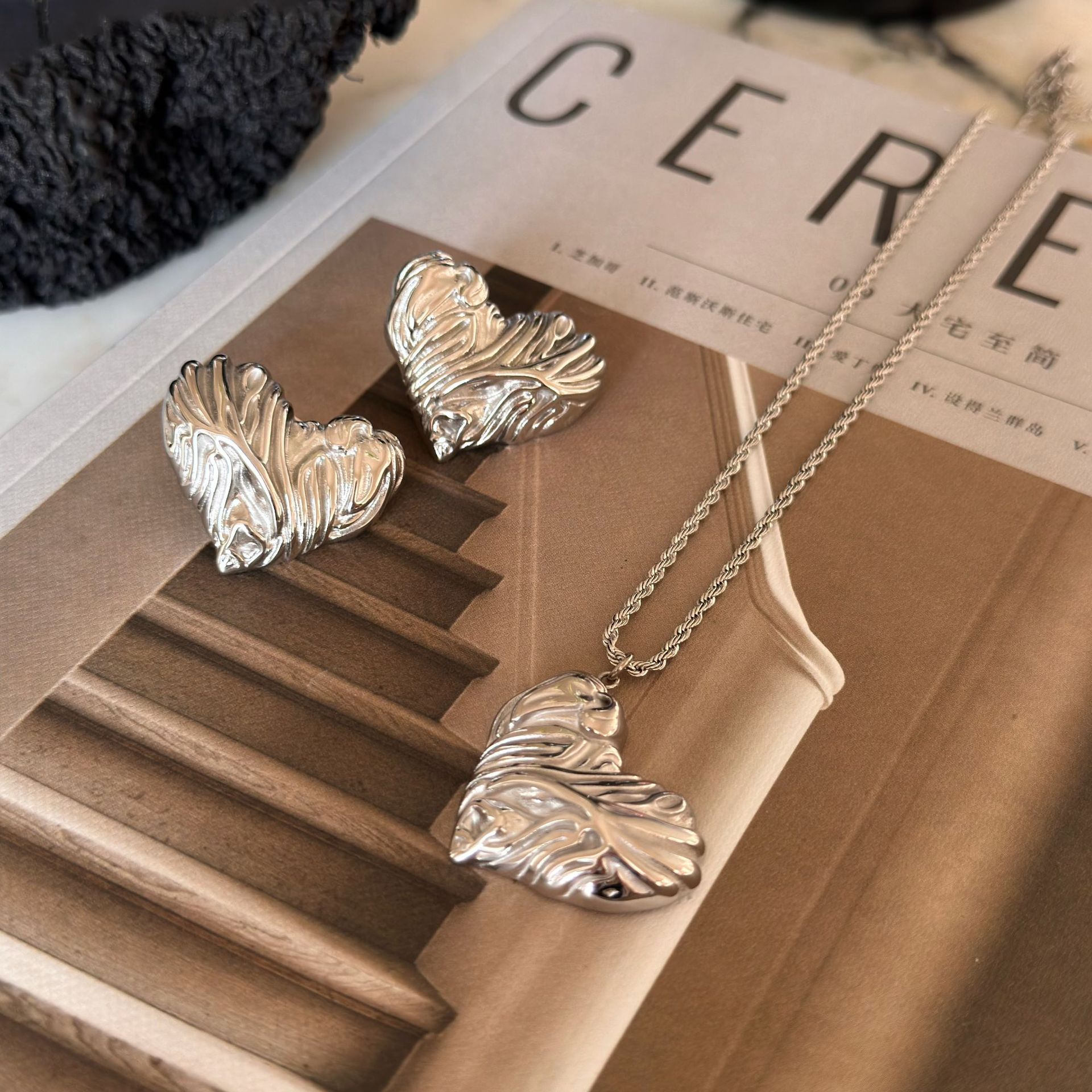 Heart Shape Pattern Titanium Steel 18k Gold Plated Retro Heart Shape Plating Earrings Necklace