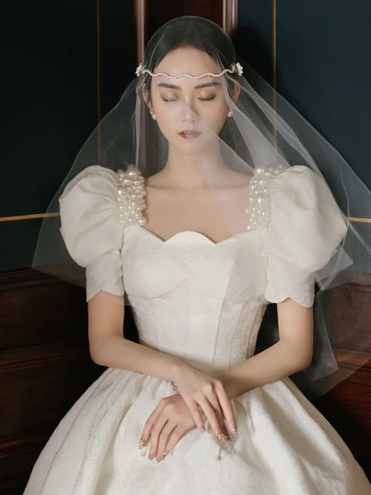Retro wedding dress