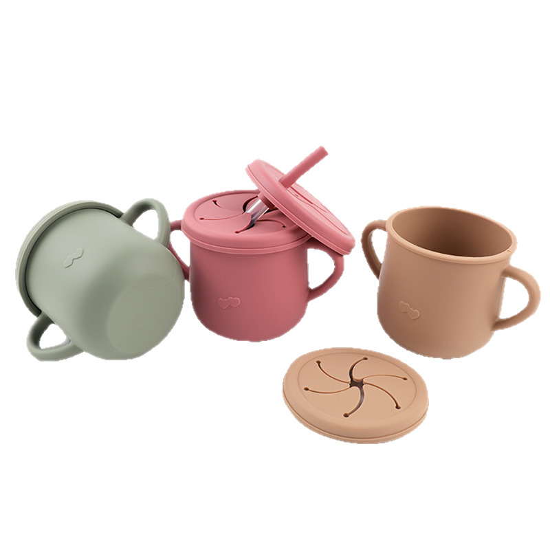 Taza de agua de paja de silicona para niños de grado alimenticio Taza de agua a prueba de caídas Taza de agua de silicona binaural para bebés Taza de silicona para aprender a beber