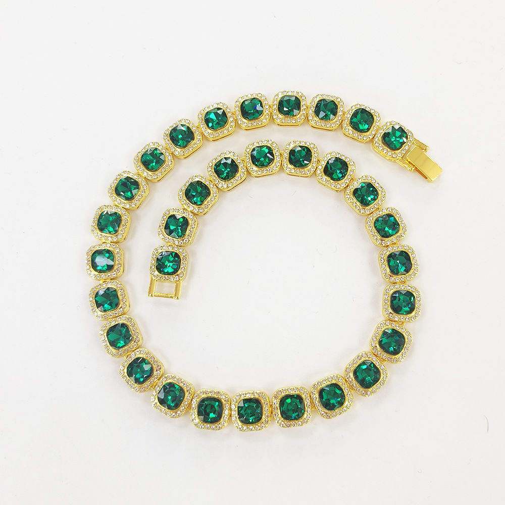 Collar unisex personalizado y elegante estilo motociclista con cubos de azúcar esmeralda, collar hip-hop con diamantes completos, joyería de alta gama para mujer.