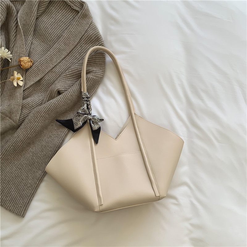 Bolsos para mujer 2025 primavera nuevo bolso de mujer de moda de gran capacidad que viaja con un solo hombro bolso popular Tote bolso bufanda de seda