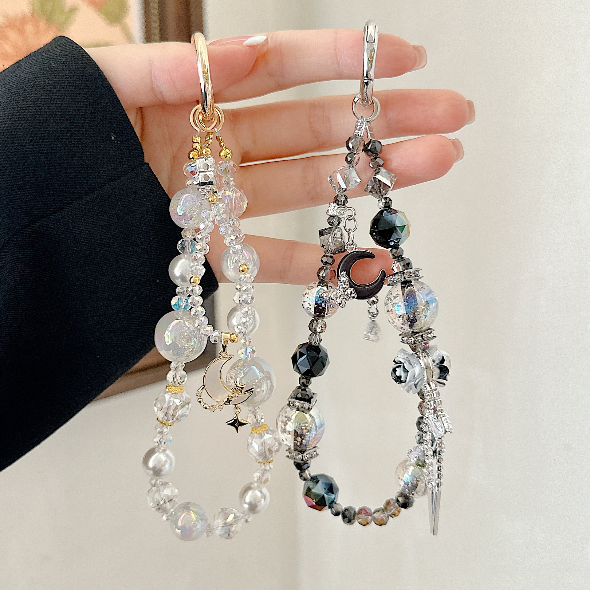 Cadena de teléfono móvil de alta gama hecha a mano de boutique, cadena de pulsera de luna de cielo estrellado, cordón de teléfono móvil de moda, mochila/colgante corto