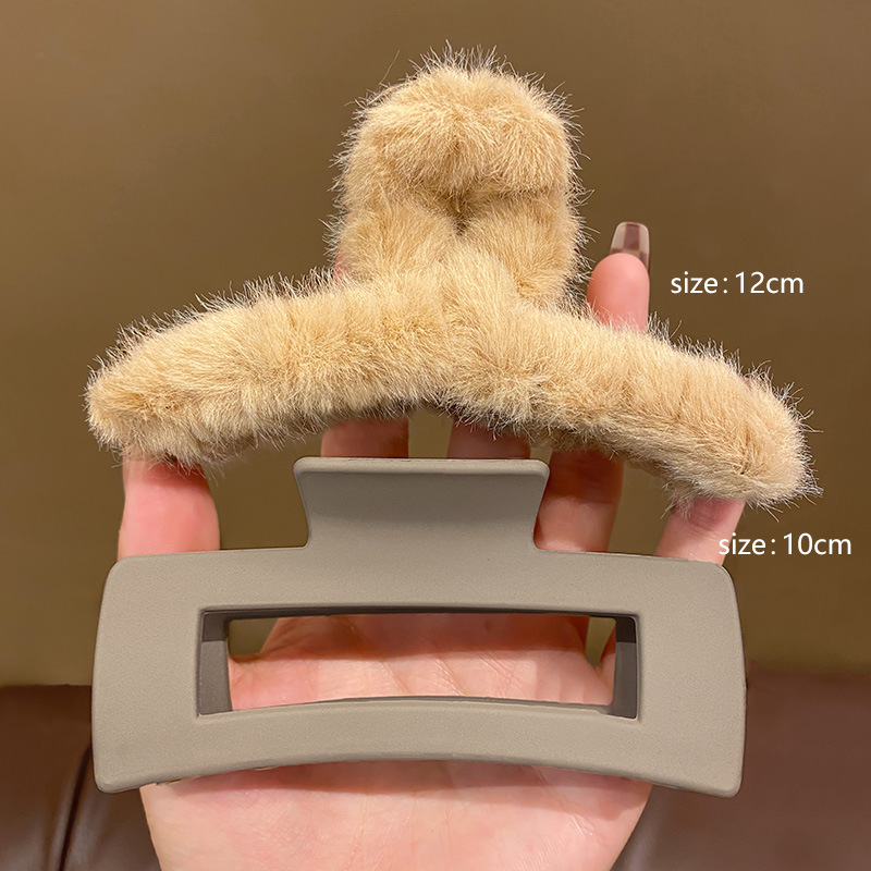 Corea del Sur nuevo Dongdaemun conejo de piel grande clip de pelo de felpa clip de pelo de la espalda de la cabeza horquilla de tiburón clip de horquilla femenina